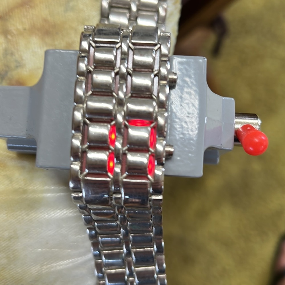 Vintage Face-Free LCD Watch - Picture 6 of 8